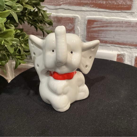 Cute as can be Ceramic Elephant decor piece - Gently Used - Great Condition - Picture 2 of 9